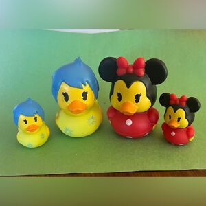 Disney rubber ducks Duckalooz Joy mommy and baby, Minnie Mouse large and small